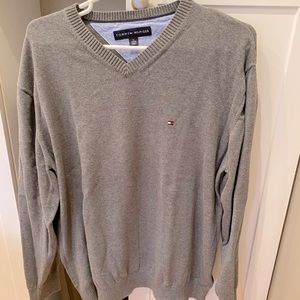 Men’s Tommy Hilfiger V-neck Sweater